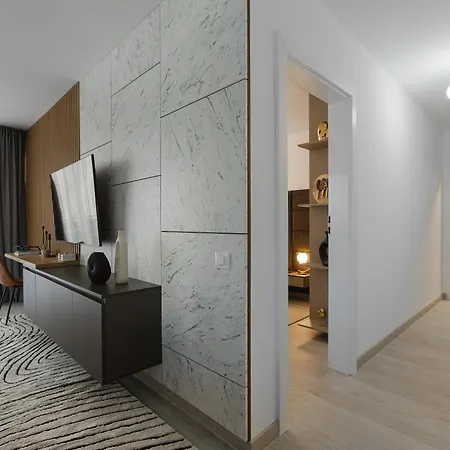 Chic At Urban Apartment