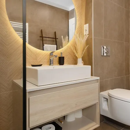 Chic At Urban Apartment Brasov