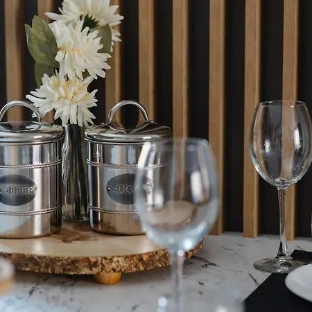 Apartment Chic At Urban *