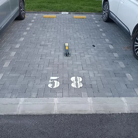 Chic At Urban Apartment Brasov