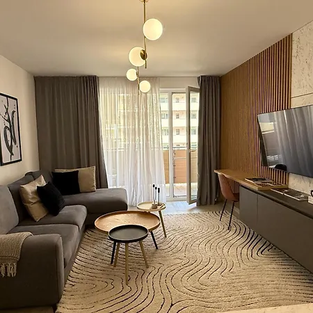 Chic At Urban Apartament