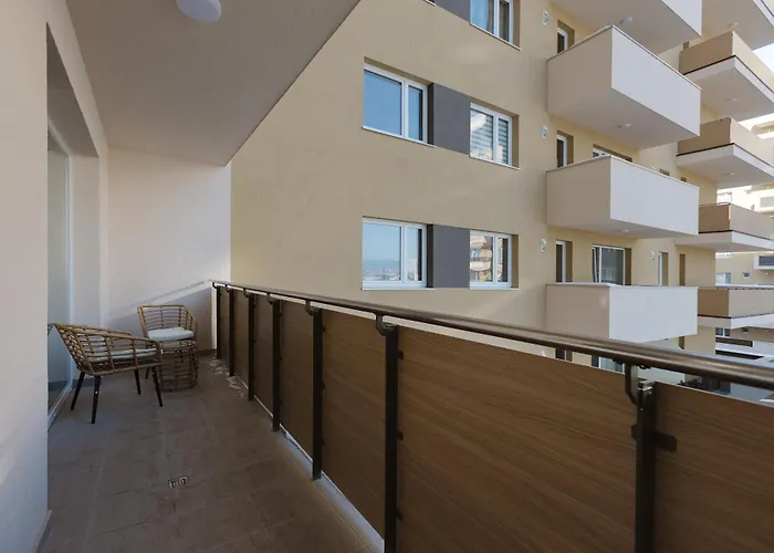 Apartment Chic At Urban *